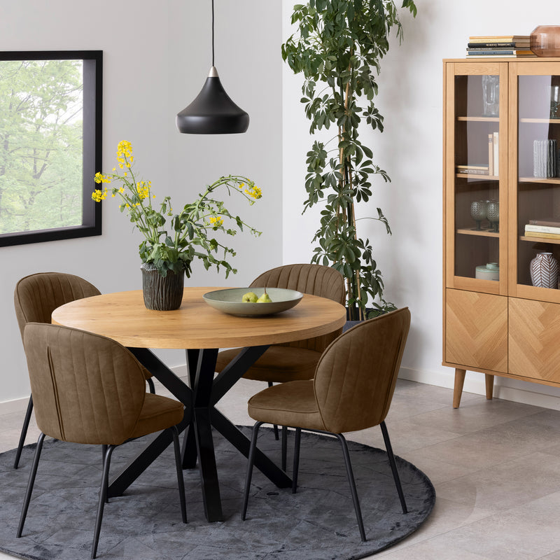 Heaven Dining Table in Oak with Black Legs — detail view