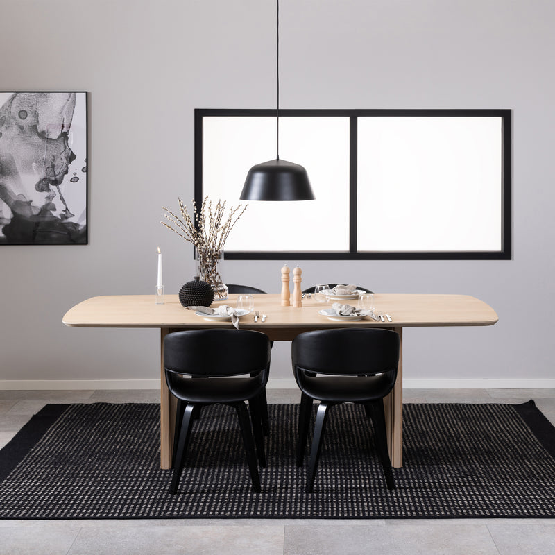 Christo Dining Table in Oak 220x105cm — detail view