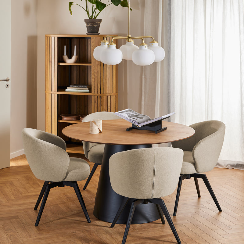 Soli Round Dining Table in Oak/Black 120cm — detail view