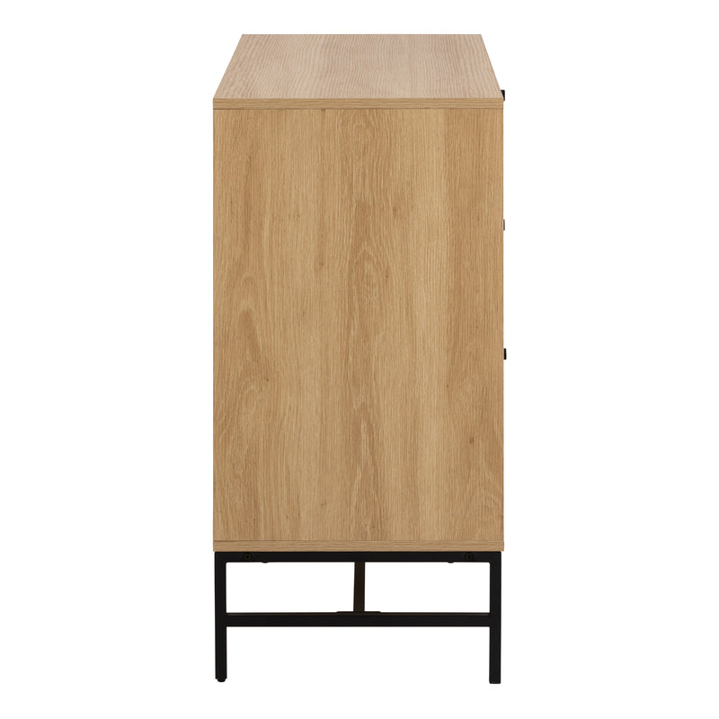 Albany Chest of 3 Drawers in Oak/Black Legs — detail view